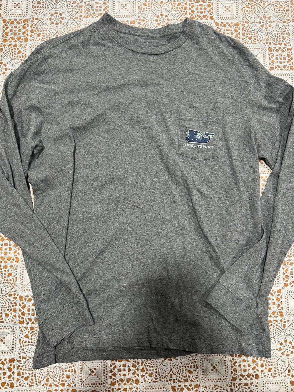 Vineyard Vines Long Sleeve Pocket Tee Gray Christmas Tree Whale Graphic Large